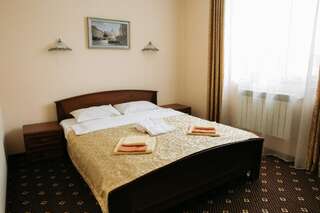 Гостиница Прага Смоленск Люкс с кроватью размера «queen-size»-6